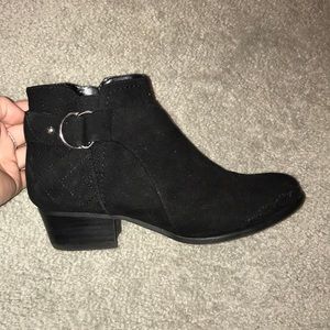 black booties